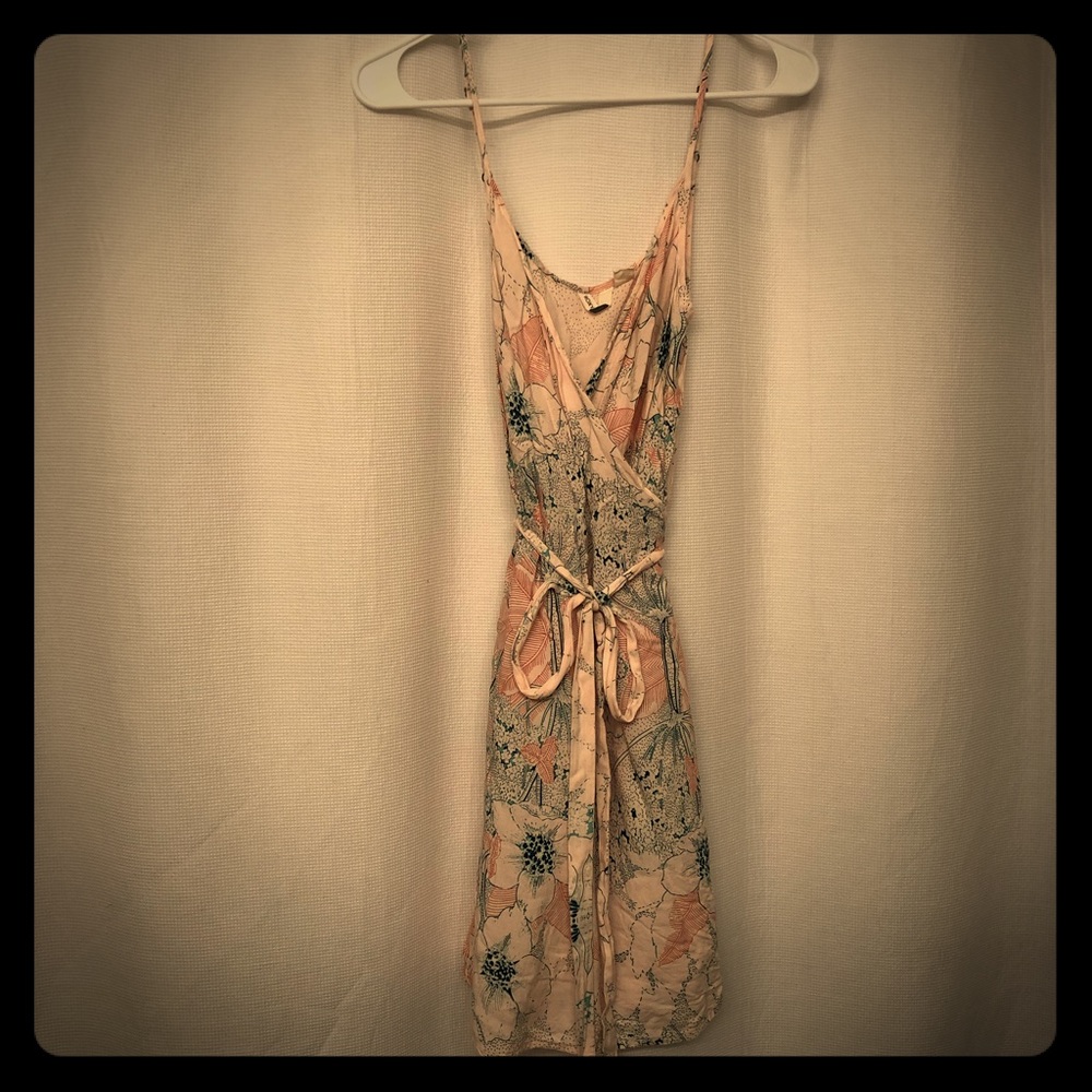Roxy wrap dress light pink floral pattern